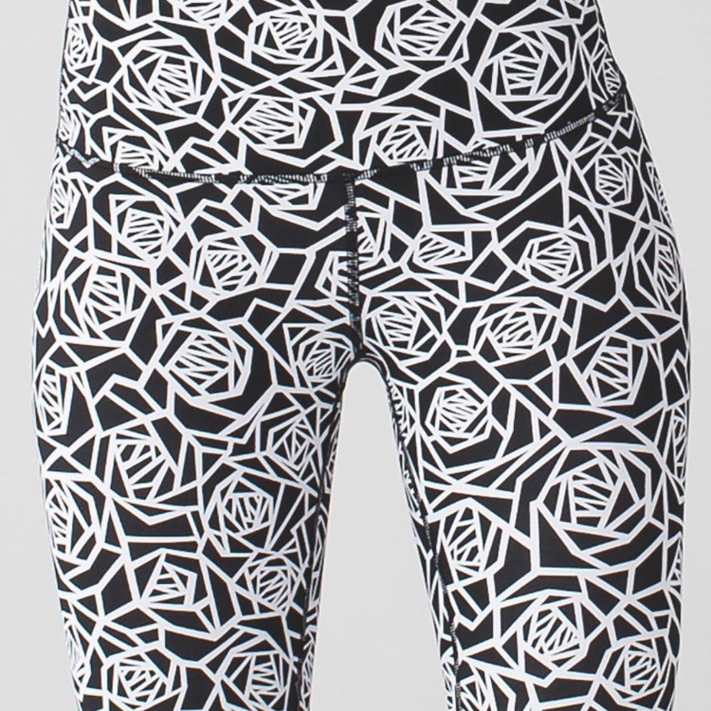 Lululemon High Times 7/8 Tight - Picture 5 of 5